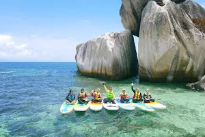 Rental stand up paddle board belitung image
