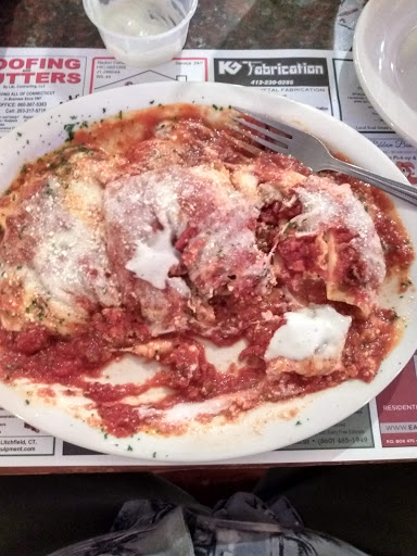 Pizza Restaurant «Hometown Pizza», reviews and photos, 250 West St, Litchfield, CT 06759, USA