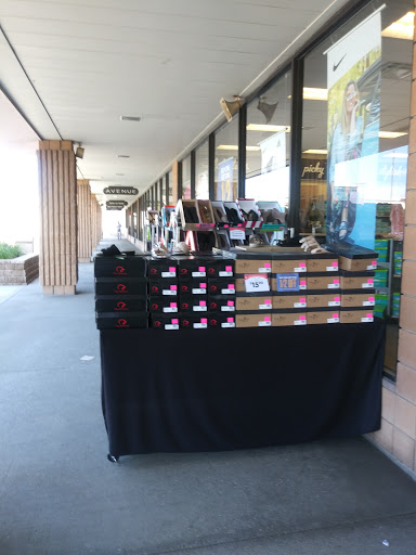 Shoe Store «Shoe Carnival», reviews and photos, 360 John R Rd, Troy, MI 48083, USA