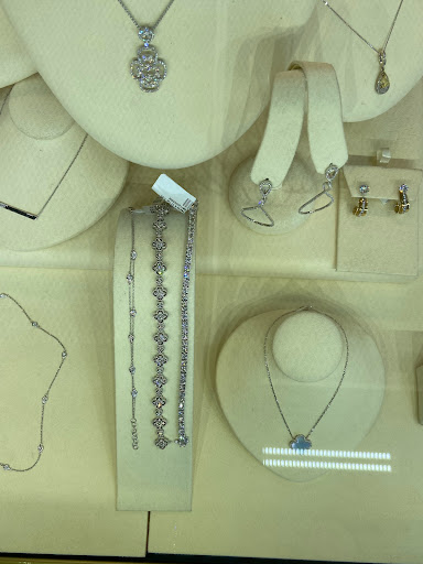 Jeweler «LeeBrant Jewelers», reviews and photos, 1050 Crown Pointe Pkwy #500, Dunwoody, GA 30338, USA