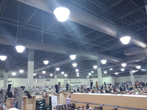 Shoe Store «DSW Designer Shoe Warehouse», reviews and photos, 202 Orland Park Pl, Orland Park, IL 60462, USA