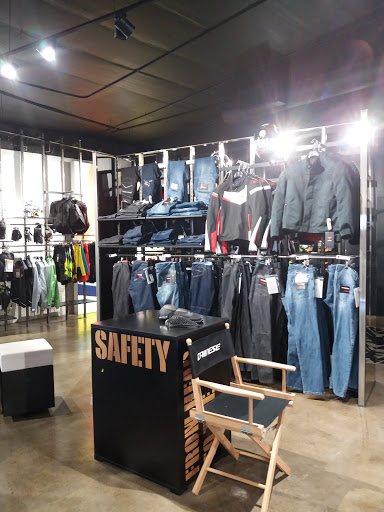 Sportswear Store «Dainese Store Orange County», reviews and photos, 1645 Superior Ave, Costa Mesa, CA 92627, USA