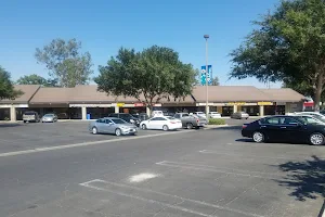 Selma Plaza image