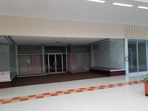 Shopping Mall «Innsbruck Mall», reviews and photos, 85 Tunnel Rd #40, Asheville, NC 28805, USA