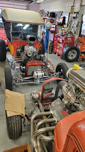 Auto Body Shop «Diamond/Fenton Road Collision», reviews and photos, Fenton Rd, Flint, MI 48507, USA