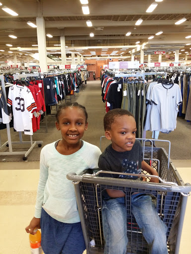 Clothing Store «Burlington Coat Factory», reviews and photos, 6875 Southland Dr, Middleburg Heights, OH 44130, USA