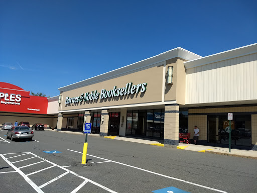 Book Store «Barnes & Noble», reviews and photos, 444 Broadway, Saugus, MA 01906, USA