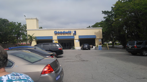 Thrift Store «Goodwill Retail & Donation Center», reviews and photos