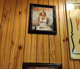 Hooters Emperors Palace photo