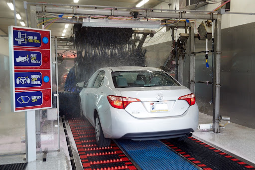 Drive & Shine Car Wash and Oil Change en South Bend