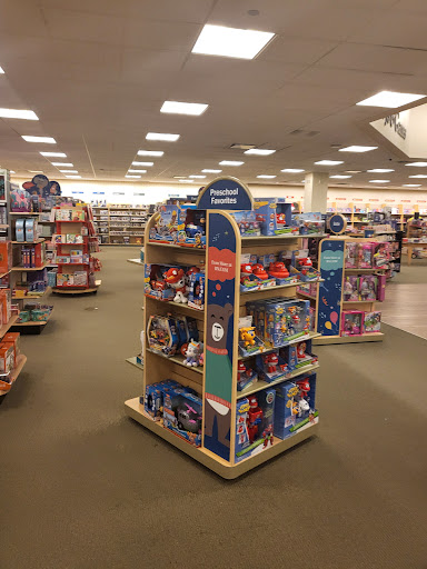 Book Store «Barnes & Noble Booksellers The Shops at River Crossing», reviews and photos, 8675 River Crossing Blvd, Indianapolis, IN 46240, USA