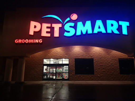 Pet Supply Store «PetSmart», reviews and photos, 1403 E Washington Ave, Union Gap, WA 98903, USA