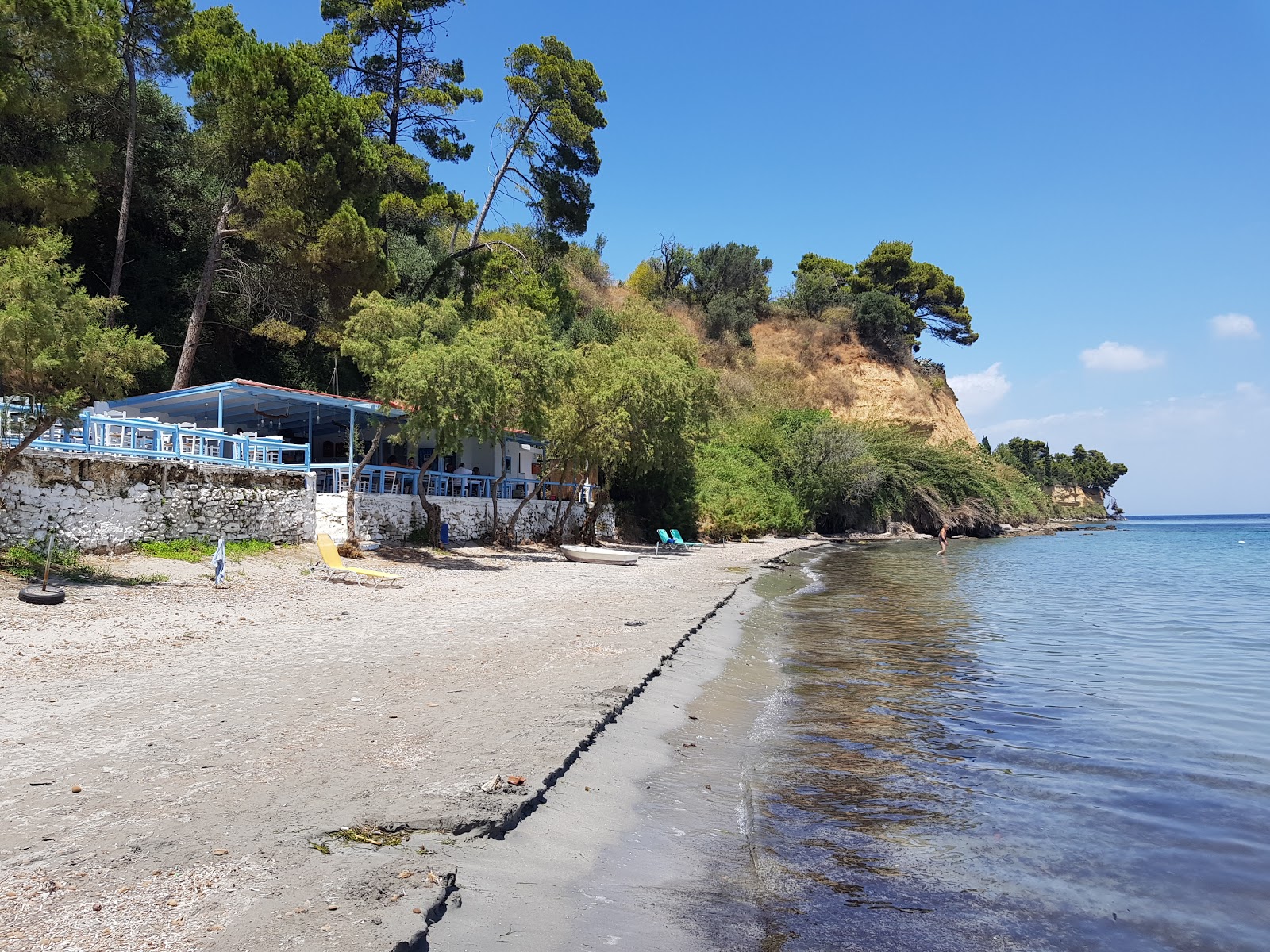 Fotografija Artaki beach z prostoren zaliv