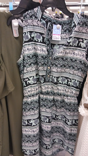 Clothing Store «Ross Dress for Less», reviews and photos, 151 N McDowell Blvd, Petaluma, CA 94954, USA