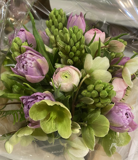 Florist «Guilford White House Florist», reviews and photos, 966 Boston Post Rd, Guilford, CT 06437, USA