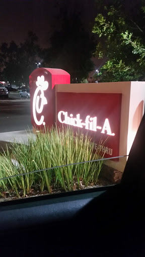 Fast Food Restaurant «Chick-fil-A», reviews and photos, 4895 Candlewood St, Lakewood, CA 90712, USA