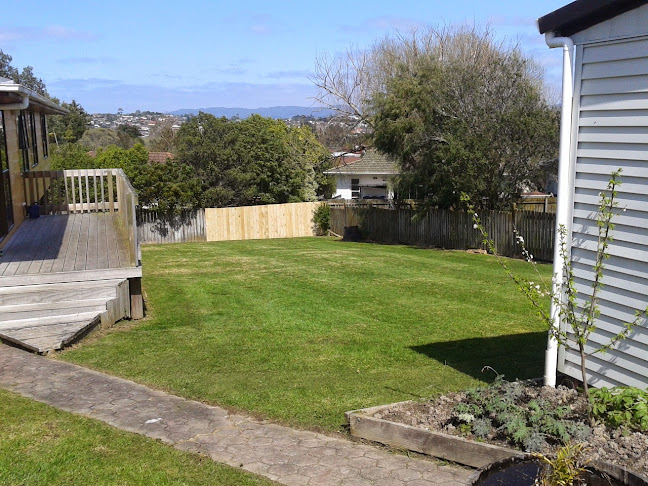 Reviews of Yvonne's Lawn Mowing Services. West Auckland and North Shore. @yvonneslawnmowing in Waitakere - Landscaper