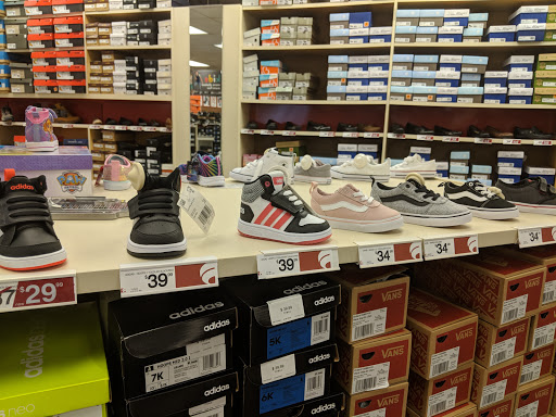 Shoe Store «Famous Footwear», reviews and photos, 5500 Grossmont Center Dr, La Mesa, CA 91942, USA