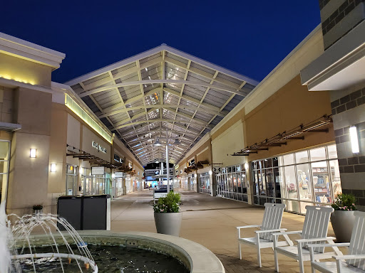 Outlet Mall «Tanger Outlet National Harbor», reviews and photos, 6800 Oxon Hill Rd, Oxon Hill, MD 20745, USA