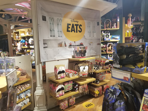 Shopping Mall «Oak Park Mall», reviews and photos, 11149 W 95th St, Overland Park, KS 66214, USA