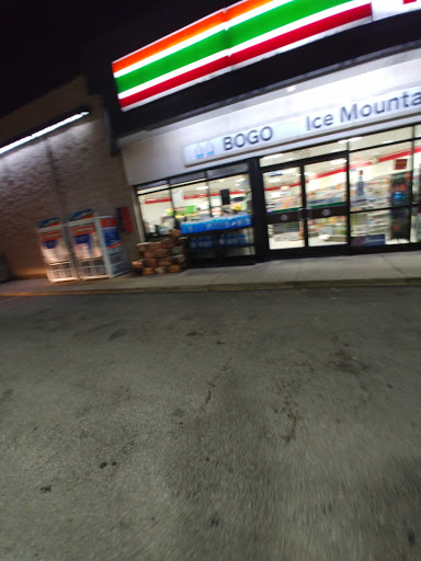 Convenience Store «7-Eleven», reviews and photos, 799 W Northwest Hwy, Palatine, IL 60067, USA