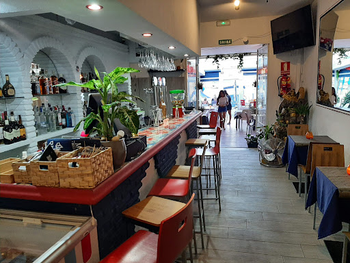 MAGNA THAI - Restaurante - Bar (Comida Tailandesa) - Puerto Deportivo Fuengirola, Local 9, 29640 Fuengirola, Málaga