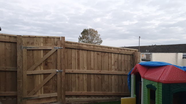 Comments and reviews of Absolute Fencing & Decking commercial ltd