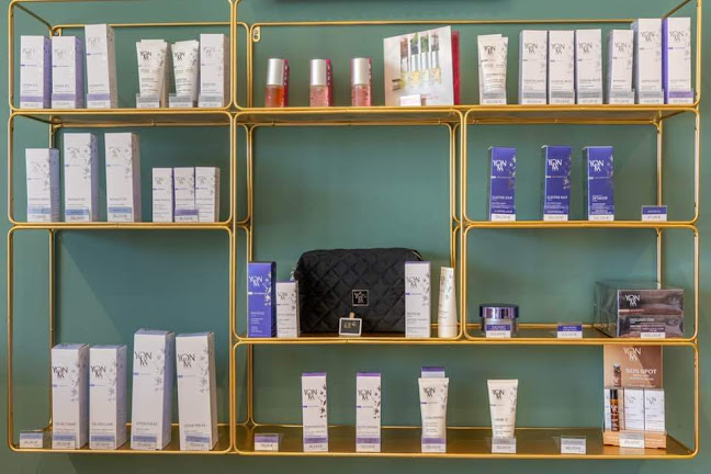 Salon de massage,institut de beauté "Espace Sadhana" et école de formation "Les Mains de Sadhana" près de Manosque - Salon de beauté