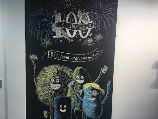 Cell Phone Store «Cricket Wireless», reviews and photos, 3226 Silas Creek Pkwy, Winston-Salem, NC 27103, USA