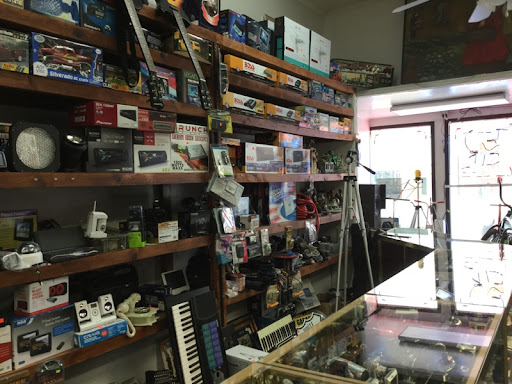 Pawn Shop «J & J Pawn Shop», reviews and photos, 57 Broad St, New Britain, CT 06053, USA