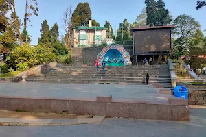 MALL ROAD Darjeeling image