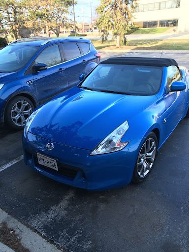 BMW Dealer «BMW of Milwaukee North», reviews and photos, 5990 N Green Bay Ave, Glendale, WI 53209, USA