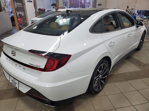 Hyundai Dealer «Crestmont Hyundai», reviews and photos, 2961 Center Rd, Brunswick, OH 44212, USA