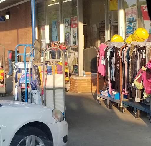 Grocery Store «IGA», reviews and photos, 390 N Dixie St, Horse Cave, KY 42749, USA