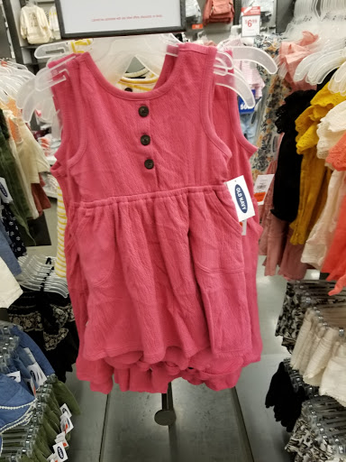 Clothing Store «Old Navy», reviews and photos, 200 Baychester Ave, Bronx, NY 10475, USA