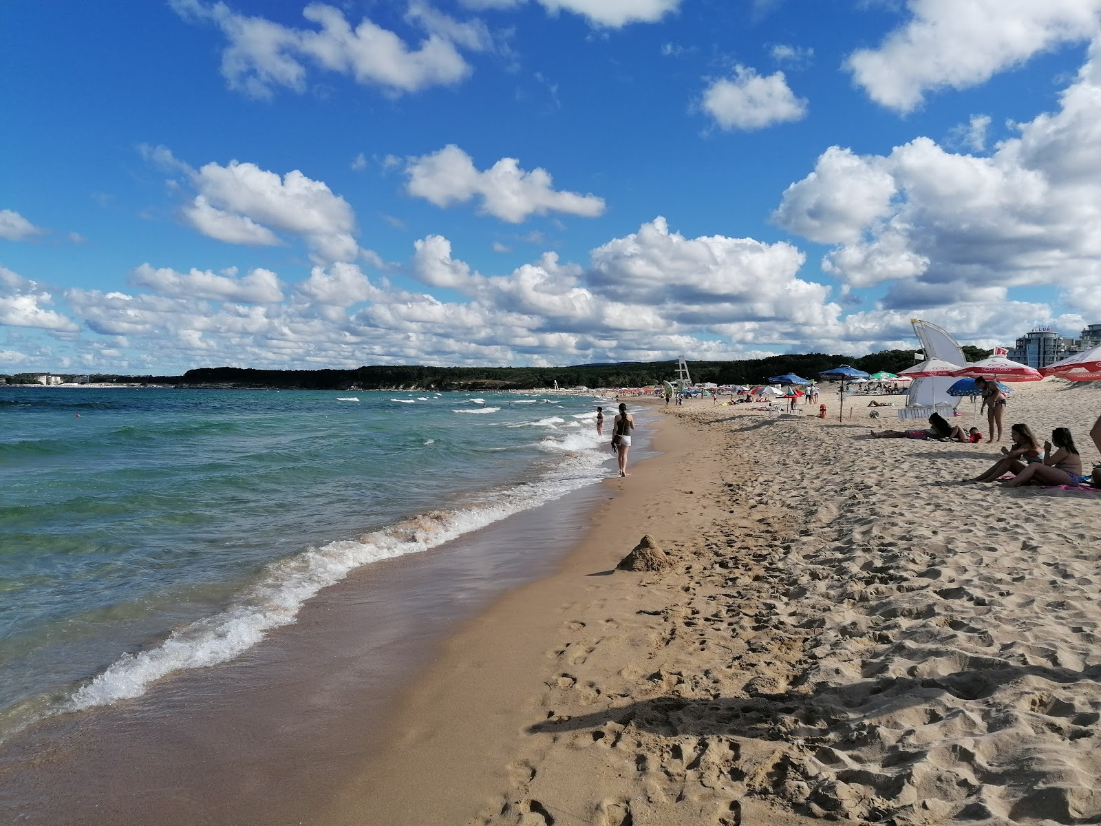 Severen beach的照片 带有细腻的白色沙表面