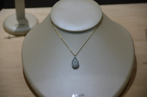 Jewelry Store «Champaign Jewelers», reviews and photos, 2223 S Neil St, Champaign, IL 61820, USA