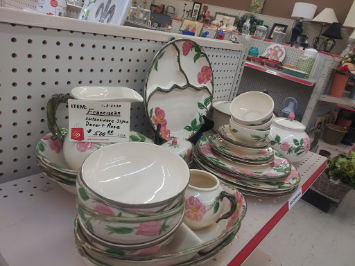 Thrift Store «Metrocrest Resale», reviews and photos, 2661 Midway Rd #207, Carrollton, TX 75006, USA