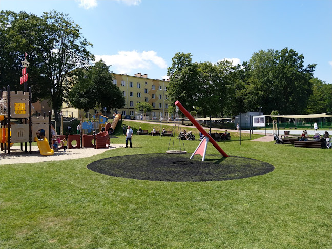 MOSiR Kraśnik (basen odkryty, basen kryty, korty tenisowe, plac zabaw, boiska sportowe) - Kraśnik