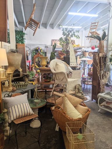 Furniture Store «3 Vintage Chicks», reviews and photos, 13012 N Cave Creek Rd, Phoenix, AZ 85022, USA