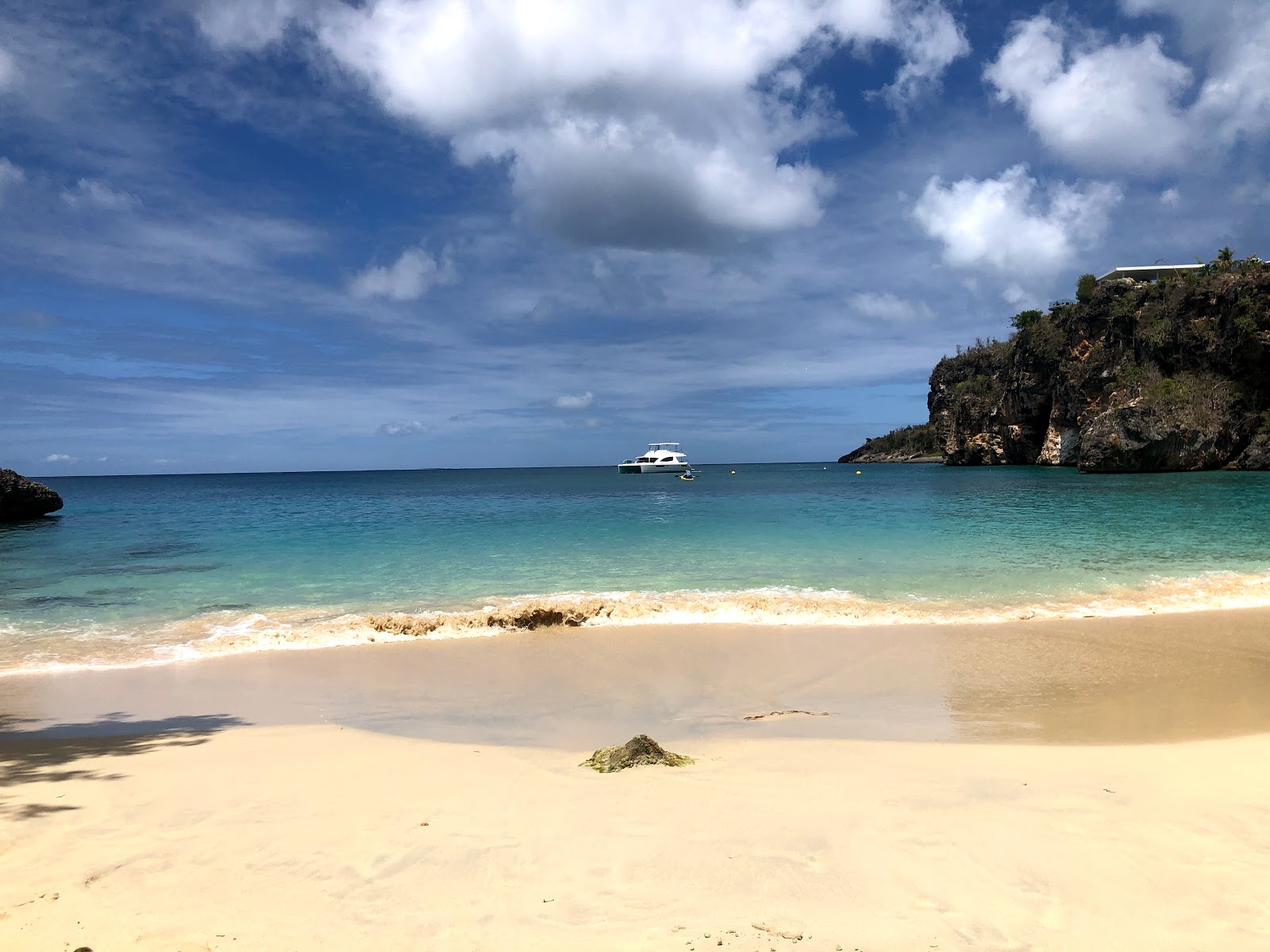 Little Bay beach photo #7
