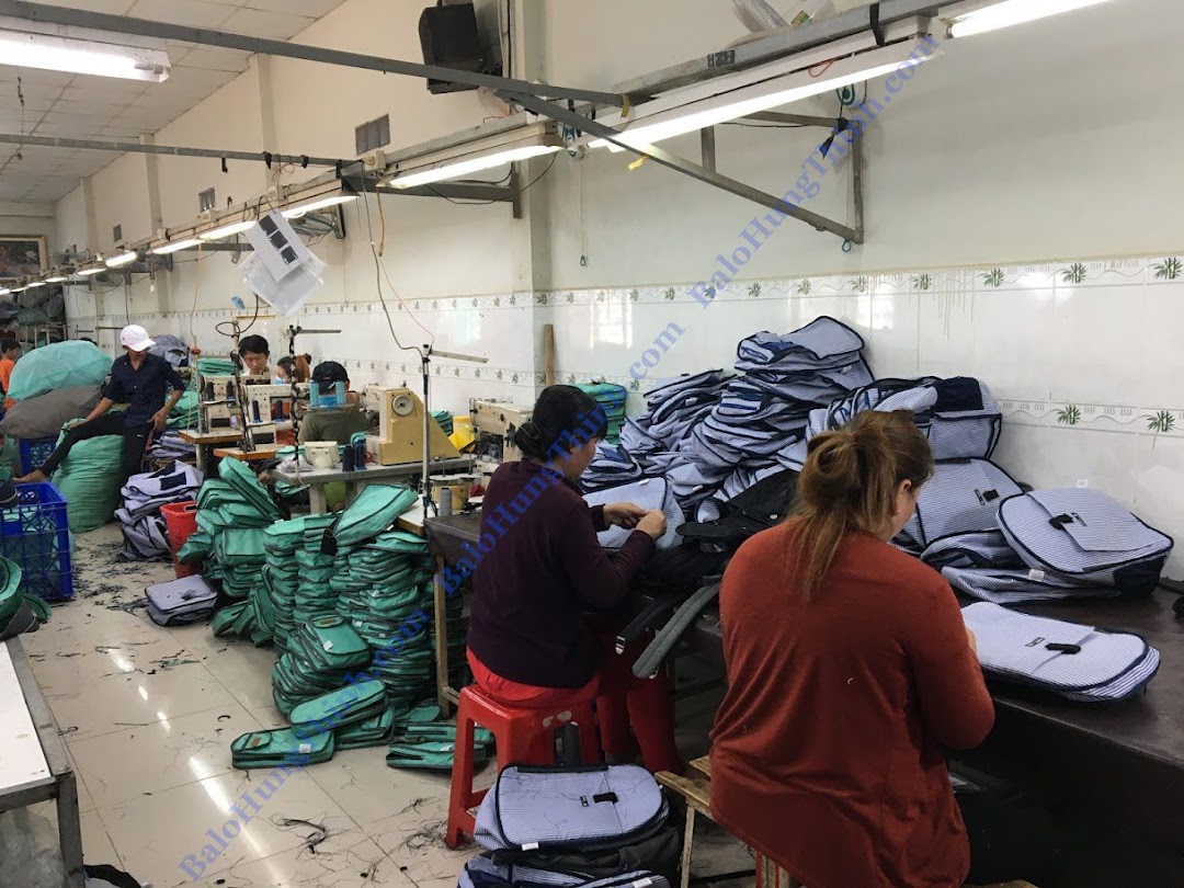 Xưởng may balo công ty Ziversy - bags & backpack manufacturers in vietnam