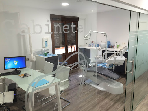 Información y opiniones sobre Clínica dental Hernán López Aldeamayor de San Martín de Aldeamayor De San Martín