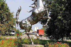 Monumento al Cavallino Rampante image