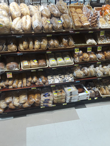 Grocery Store «Harris Teeter», reviews and photos, 2080 Kildaire Farm Rd, Cary, NC 27511, USA