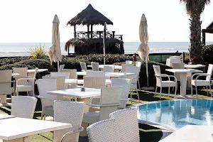 Salus Beach & Restaurant image