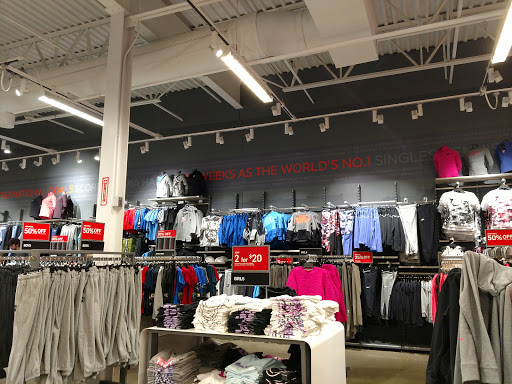 Clothing Store «Nike Factory Store», reviews and photos, 2200 Tanger Blvd #735, Washington, PA 15301, USA