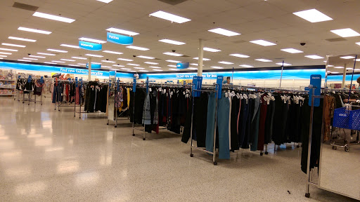 Clothing Store «Ross Dress for Less», reviews and photos, 1241 Point Mallard Pkwy, Decatur, AL 35601, USA