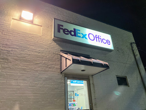 Print Shop «FedEx Office Print & Ship Center», reviews and photos, 132 S Main St, Newark, DE 19711, USA