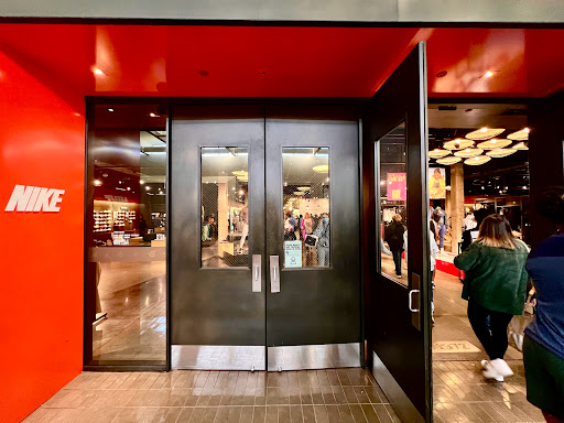 Clothing Store «Nike», reviews and photos, 8687 N Central Expy, Dallas, TX 75225, USA